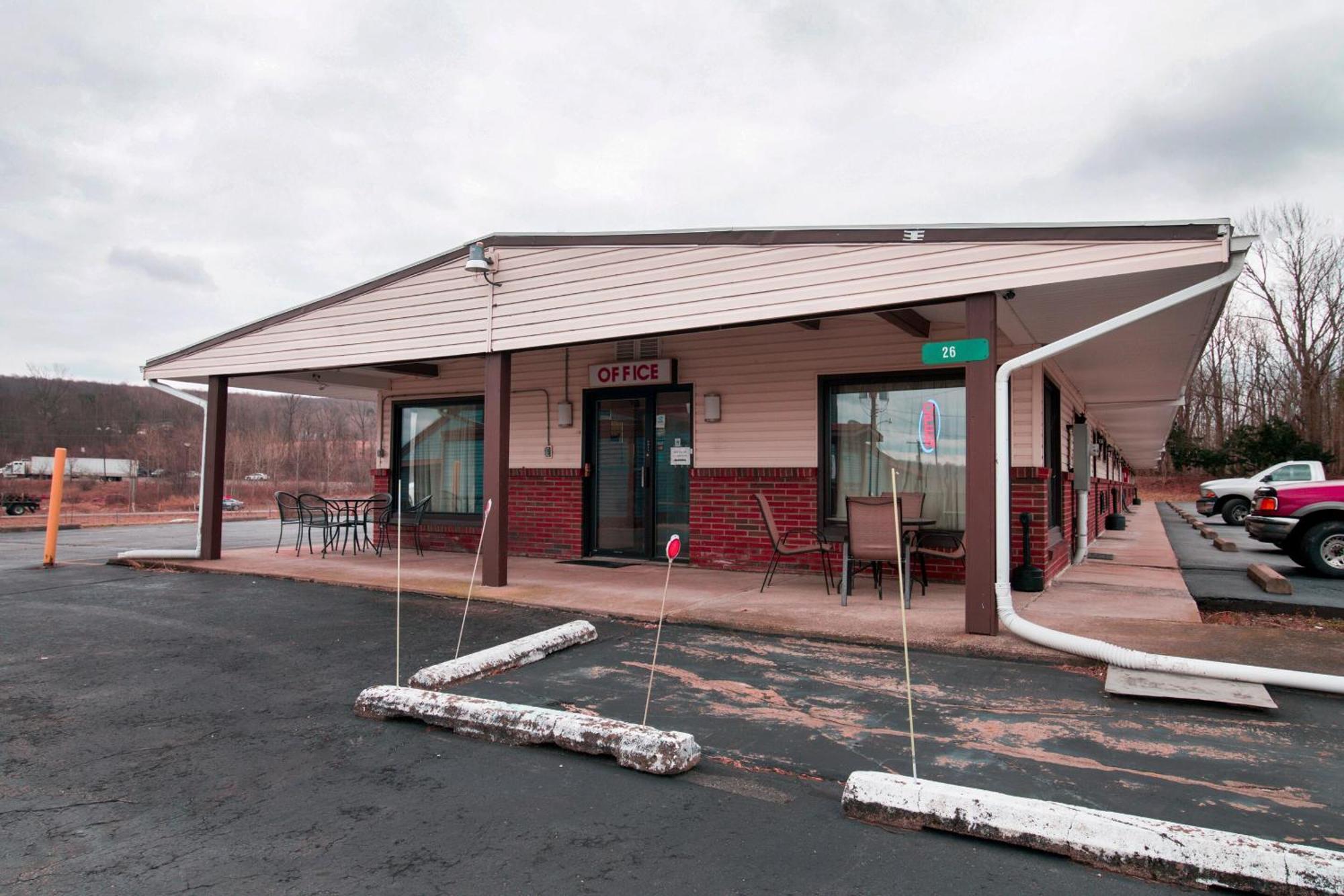 Craig Oyo Hotel Dalton Pa I-81 מראה חיצוני תמונה